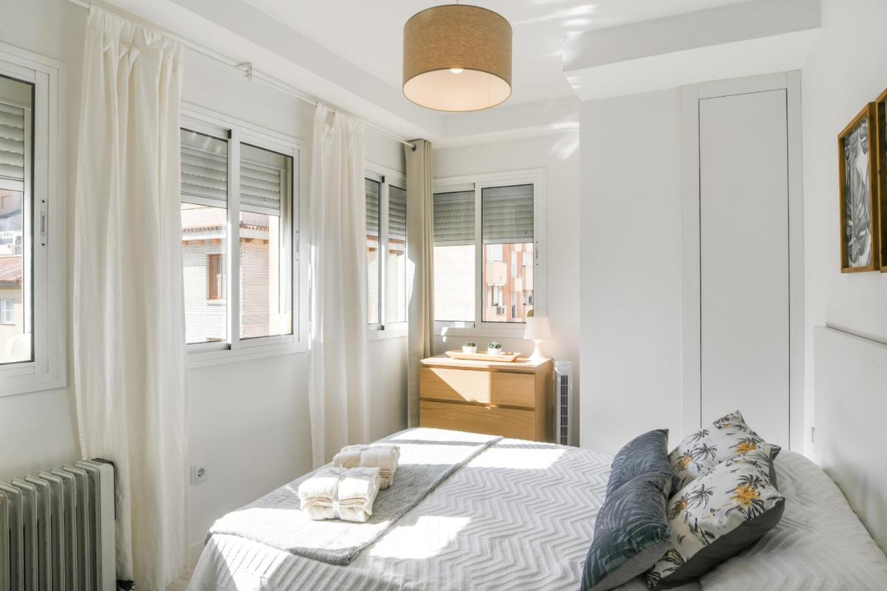 Elegant Duplex P/3 In Malaga With Terrace And Wifiアパートメント エクステリア 写真
